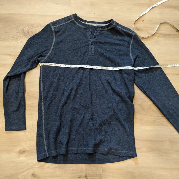 Gray 5 button long sleeve shirt - Picture 2 of 4